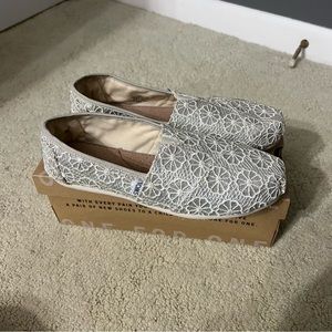 Classic Silver Crochet Glitter